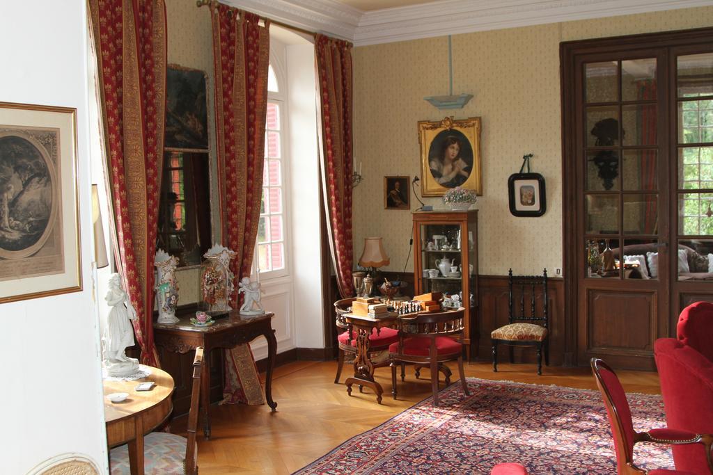 GevrollesChateau Du Breuil住宿加早餐旅馆 外观 照片