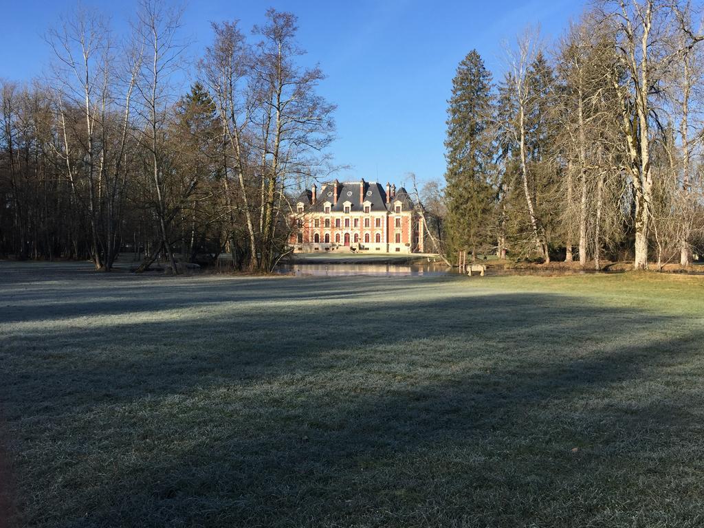 GevrollesChateau Du Breuil住宿加早餐旅馆 外观 照片
